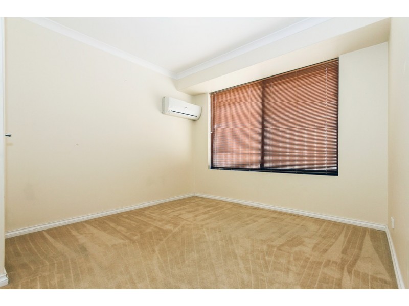 20 The Lakes Boulevard, Jandakot WA 6164