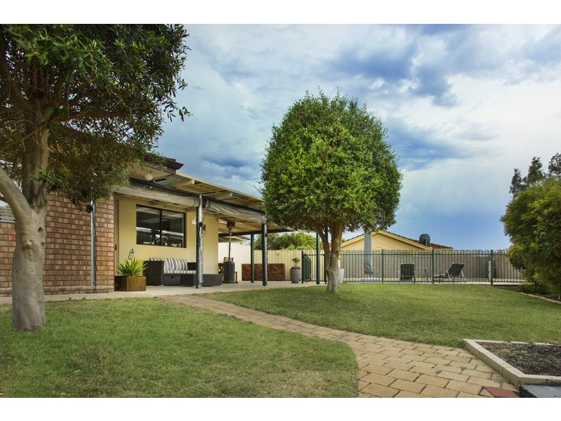2 Bryah Court, Yangebup WA 6164