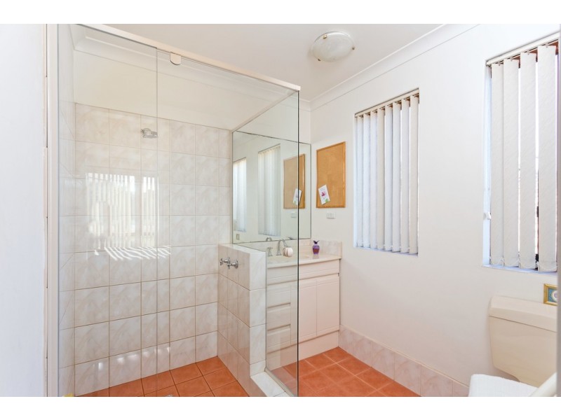 12 Orwell Court, Munster WA 6166