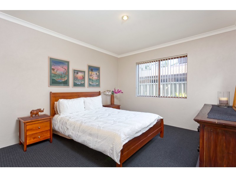 12 Orwell Court, Munster WA 6166