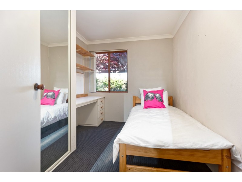 12 Orwell Court, Munster WA 6166