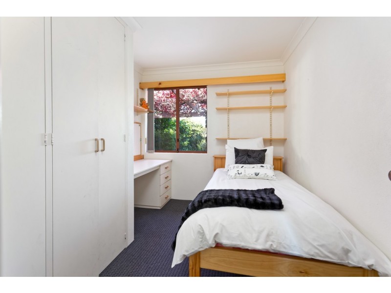 12 Orwell Court, Munster WA 6166