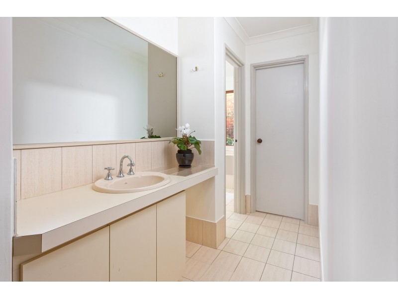 12 Orwell Court, Munster WA 6166