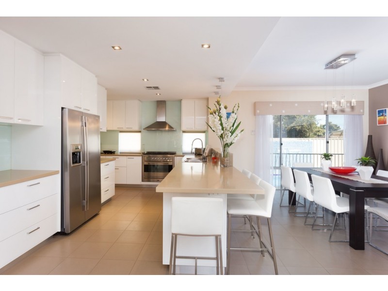 19 Weston Way, Kardinya WA 6163