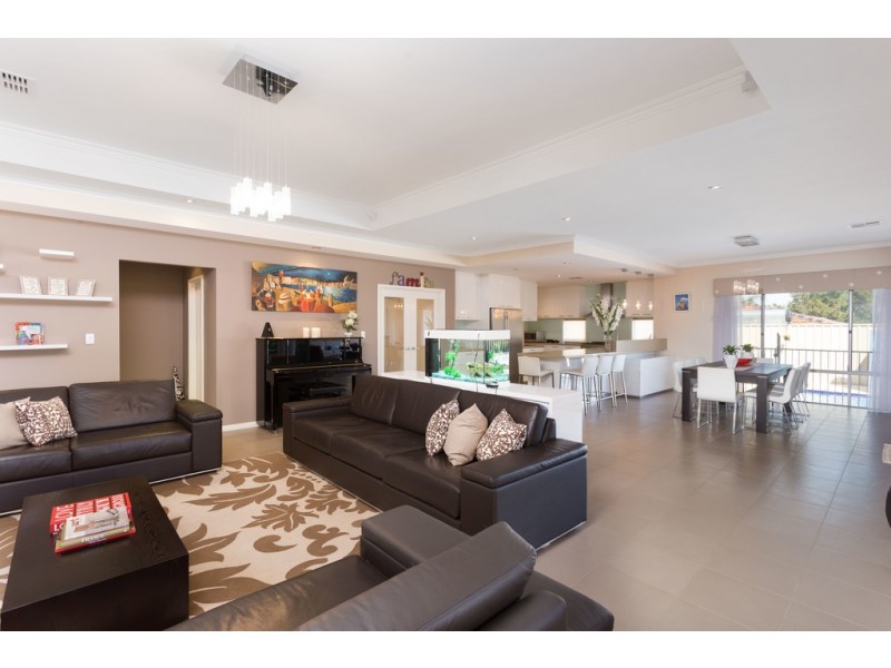 19 Weston Way, Kardinya WA 6163