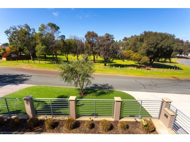 19 Weston Way, Kardinya WA 6163