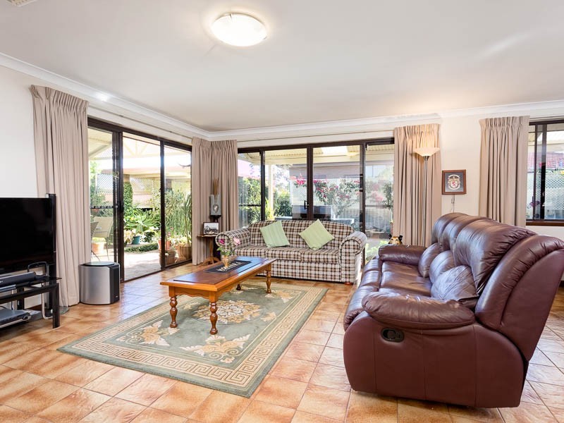 40 Weston Way, Kardinya WA 6163