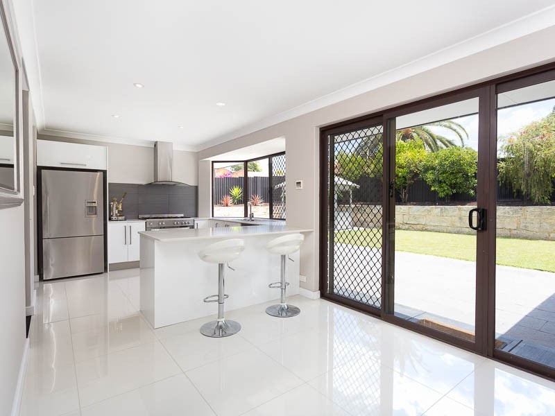 21 Sandpiper Loop, Yangebup WA 6164