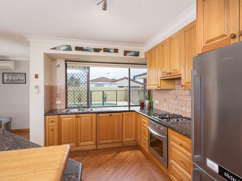21 Sowden Drive, Samson WA 6163