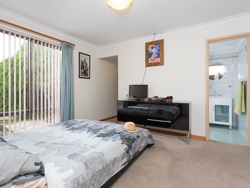 21 Sowden Drive, Samson WA 6163
