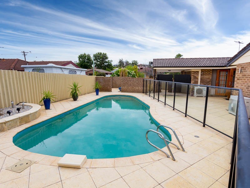 21 Sowden Drive, Samson WA 6163