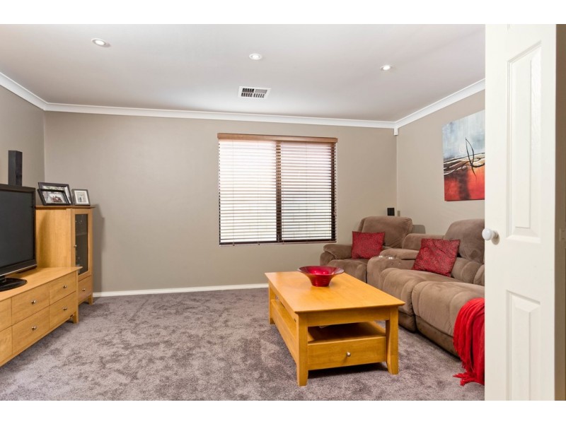 6 Doherty Road, Coolbellup WA 6163