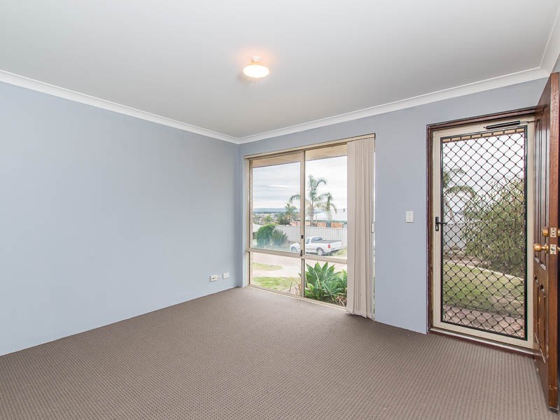 4 Milne Lane, Parmelia WA 6167