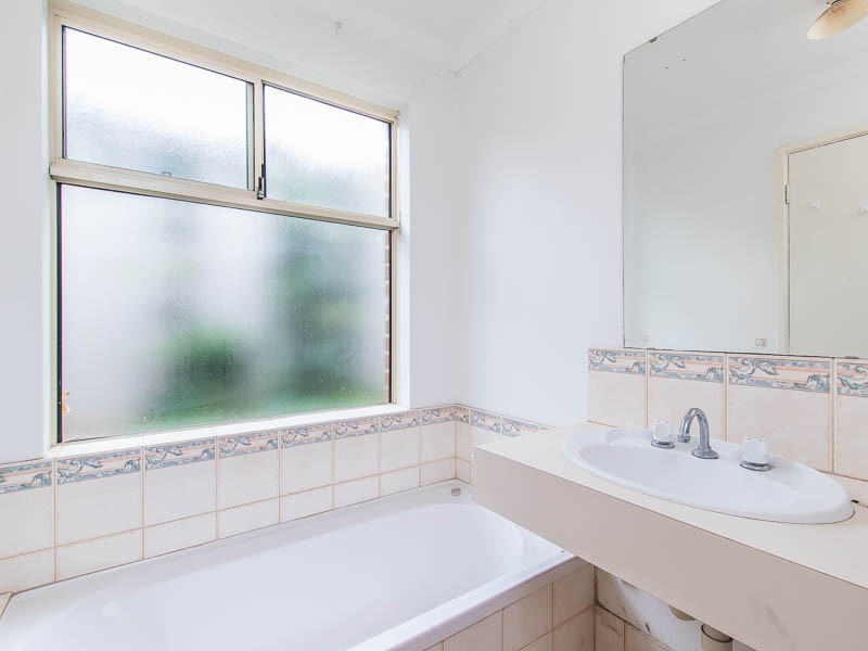 4 Milne Lane, Parmelia WA 6167