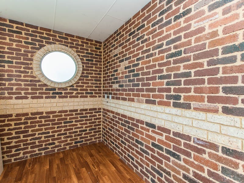 4 Milne Lane, Parmelia WA 6167