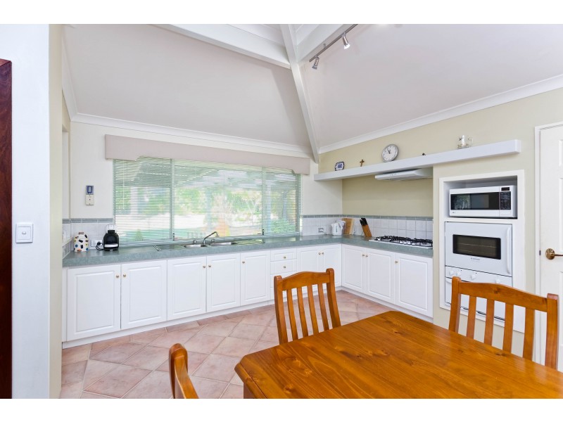 16 Enright Circuit, Beeliar WA 6164