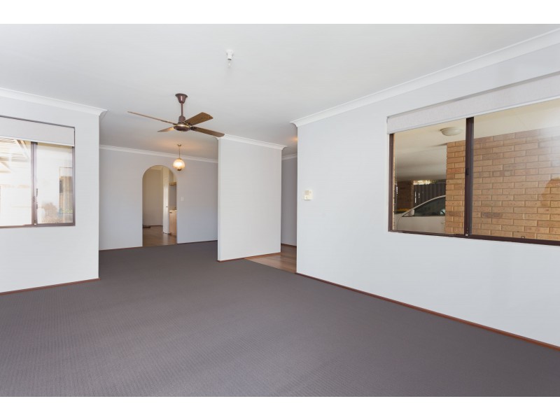 2/30 Yeovil Crescent, Bicton WA 6157