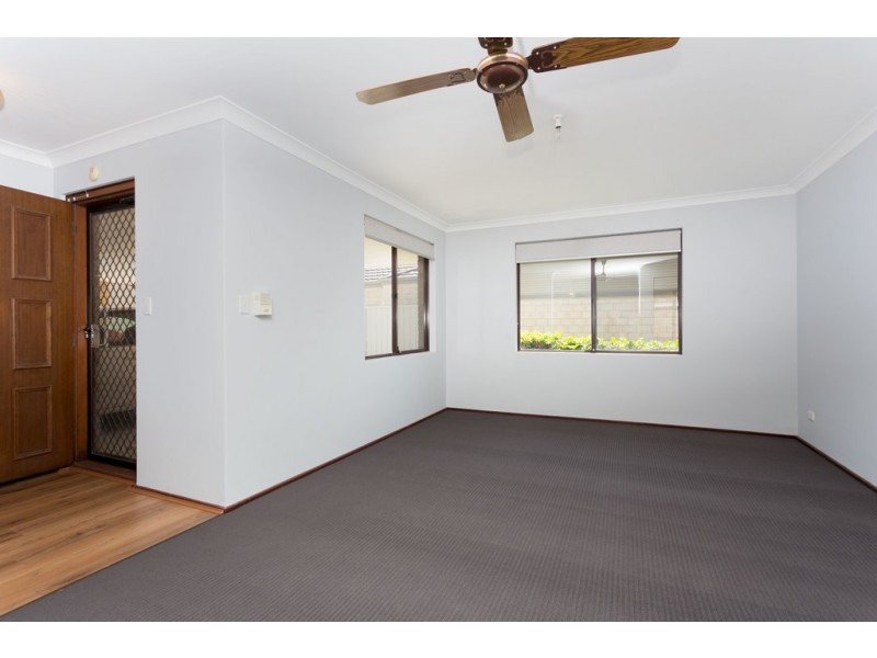 2/30 Yeovil Crescent, Bicton WA 6157
