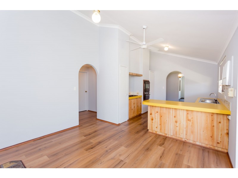 2/30 Yeovil Crescent, Bicton WA 6157