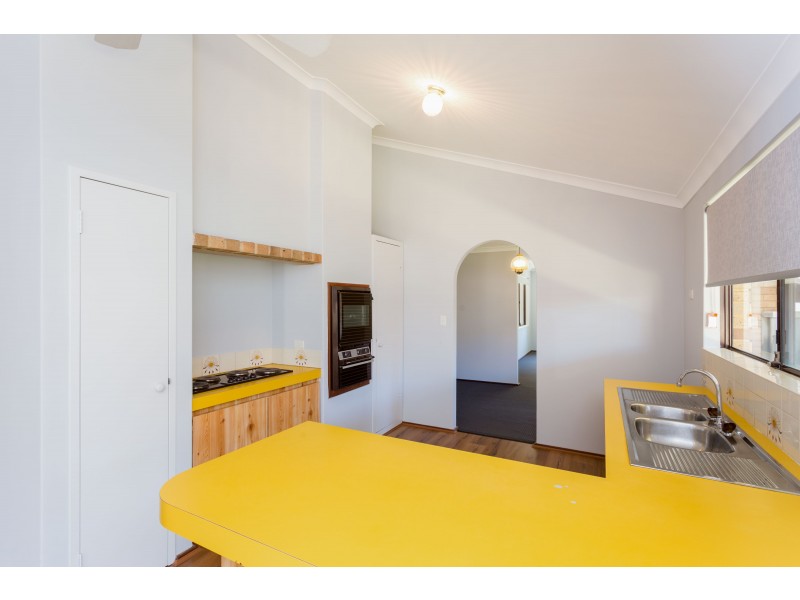 2/30 Yeovil Crescent, Bicton WA 6157