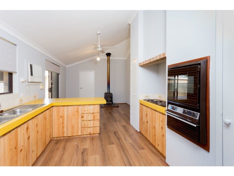 2/30 Yeovil Crescent, Bicton WA 6157