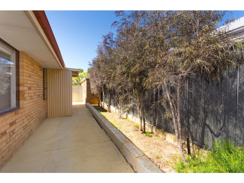 2/30 Yeovil Crescent, Bicton WA 6157