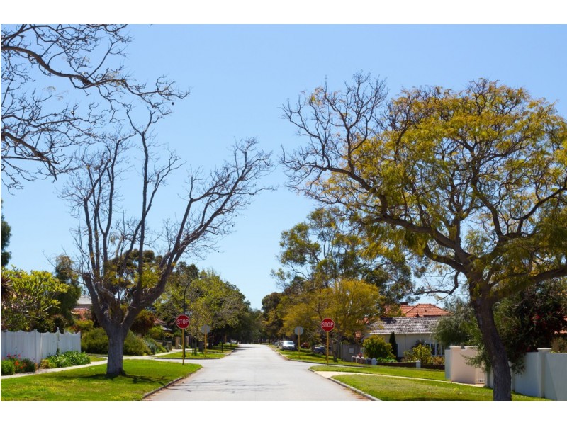 2/30 Yeovil Crescent, Bicton WA 6157