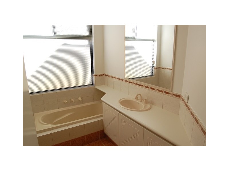 10a Colebatch Hill, Kardinya WA 6163