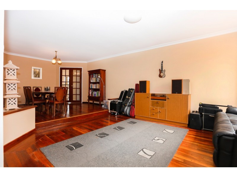 12 Hatch Place, Bibra Lake WA 6163