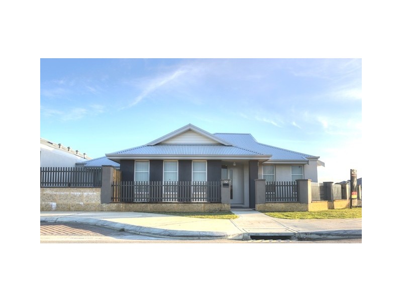 32 Peridot Pass, Wellard WA 6170