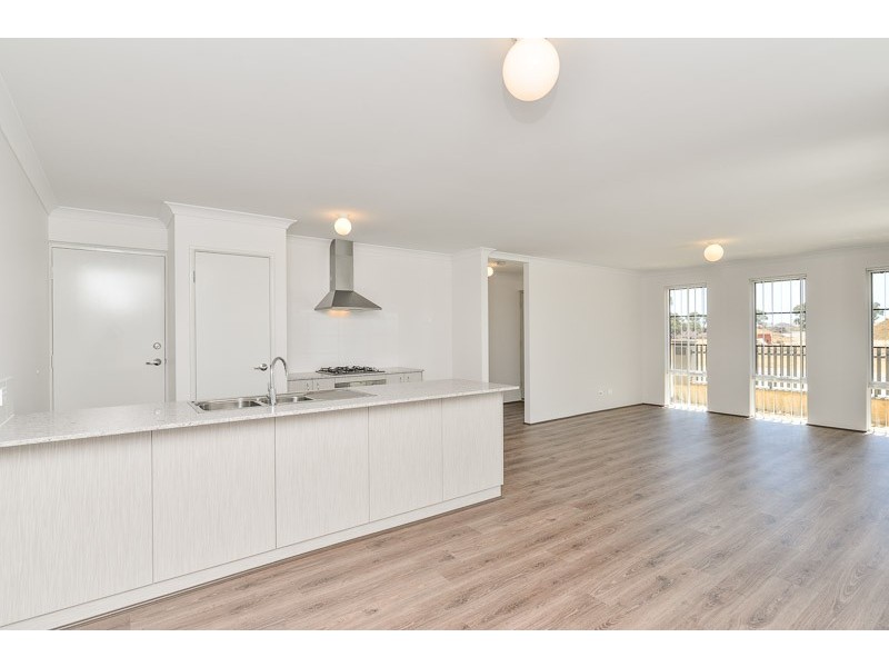 32 Peridot Pass, Wellard WA 6170