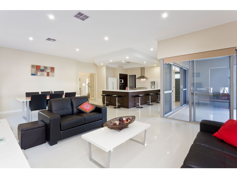 21 Black Swan Rise, Beeliar WA 6164