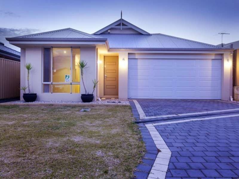 13 Dewsbury Drive, Bertram WA 6167