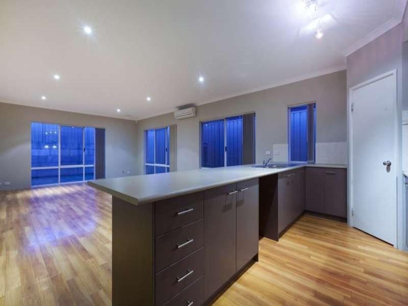 13 Dewsbury Drive, Bertram WA 6167