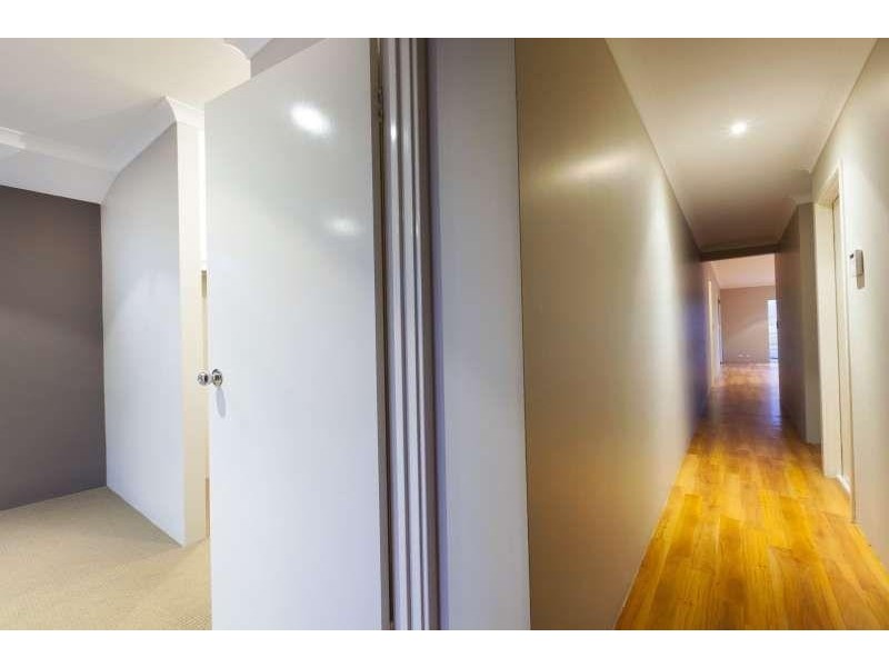 13 Dewsbury Drive, Bertram WA 6167