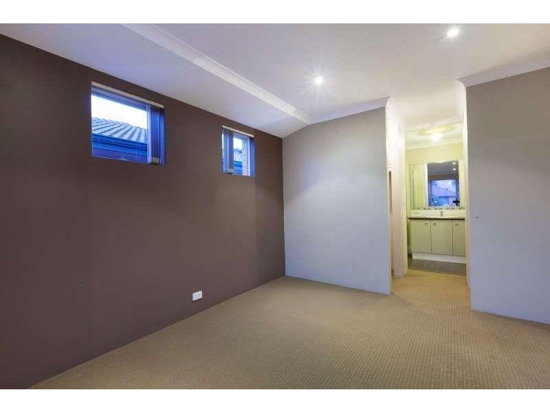 13 Dewsbury Drive, Bertram WA 6167