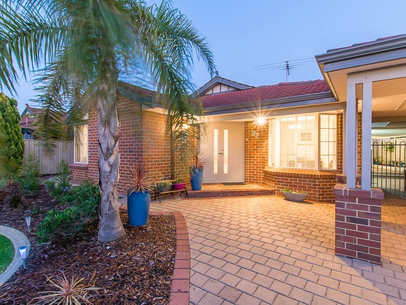 37 Turnbury Park Drive, Jandakot WA 6164
