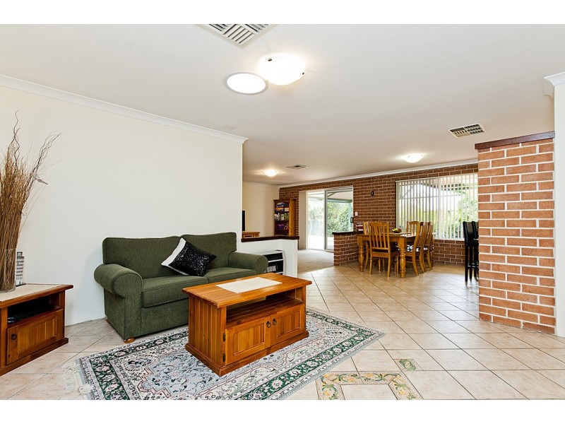 9 Devonian Gardens, Bibra Lake WA 6163