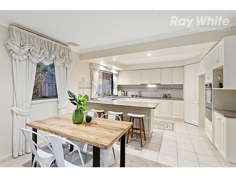 4 Lagoon Place, Patterson Lakes VIC 3197