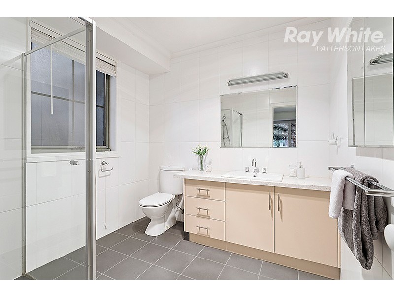 4 Lagoon Place, Patterson Lakes VIC 3197