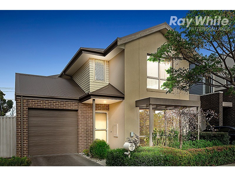 12 Dresden Drive, Waterways VIC 3195