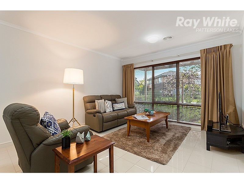 12 Dresden Drive, Waterways VIC 3195