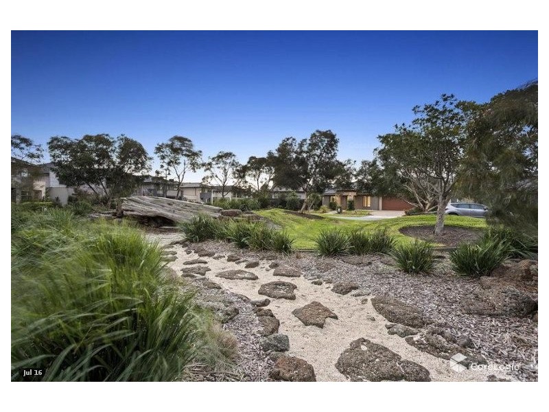 1 Barmah Place, Waterways VIC 3195