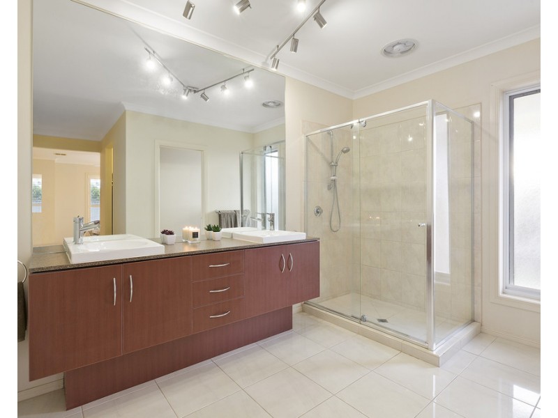 3 Buloke Lane, Waterways VIC 3195