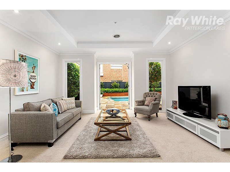 12 Bluegrass Close, Waterways VIC 3195