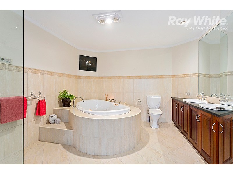 3 Southseas Place, Patterson Lakes VIC 3197