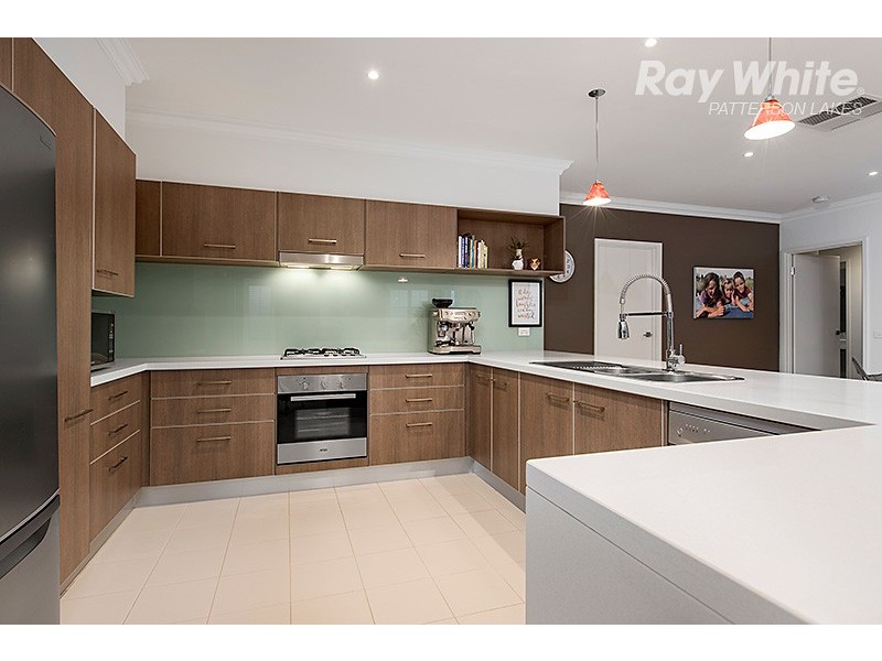8 Artesian Place, Waterways VIC 3195