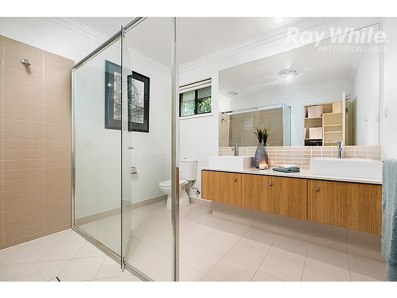 8 Artesian Place, Waterways VIC 3195