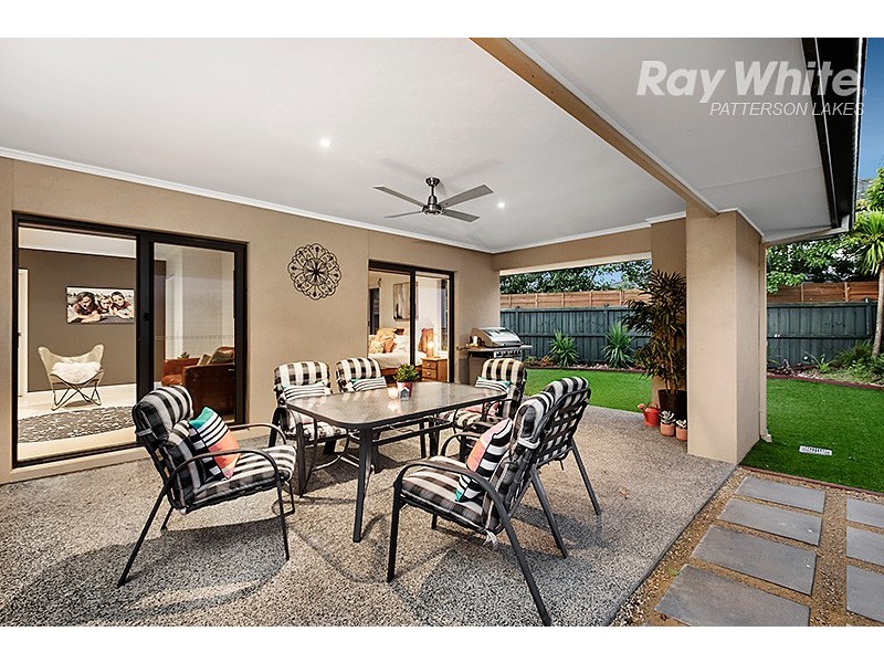 8 Artesian Place, Waterways VIC 3195
