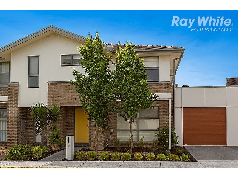 11 Jubilee Boulevard, Waterways VIC 3195